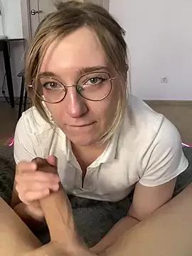 Girls: try live performances with matured performers, from dancing to quirks, in a variety of beautiful sex cams.