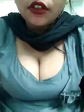 Indian-Nazia from StripChat