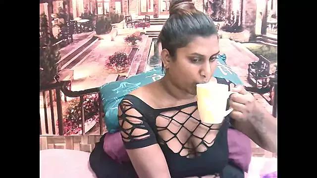 IndianChocolatepie4u from StripChat is Freechat