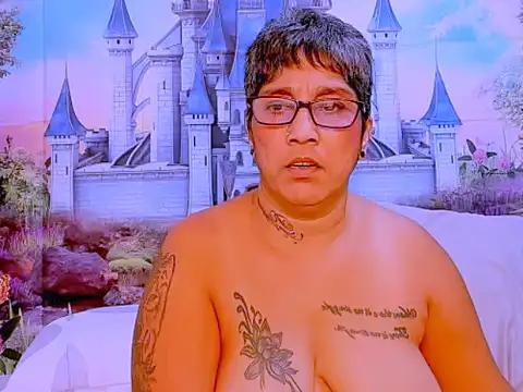 indianroxy from StripChat