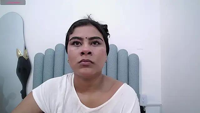 iniyalaboni from StripChat