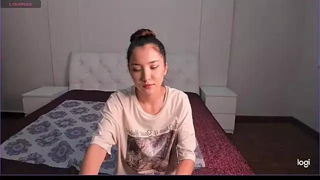 Ira_Shiratori from StripChat is Freechat