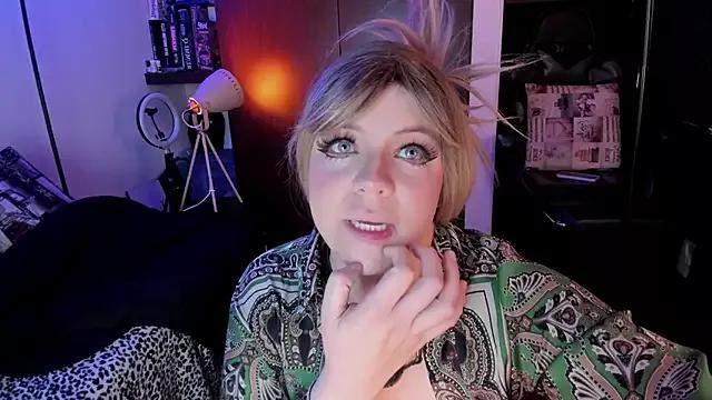 Irinaa_Scarlett from StripChat