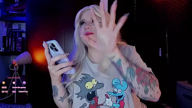 Irinaa_Scarlett from StripChat