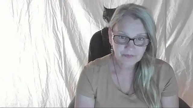 irinamaux on StripChat 