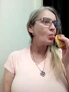 irinamaux on StripChat 