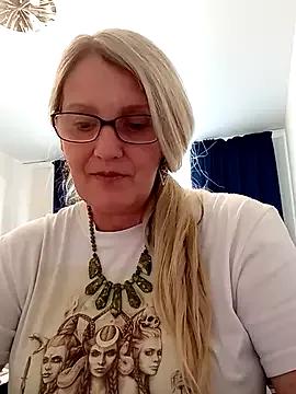 irinamaux on StripChat 