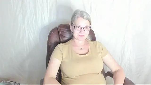irinamaux on StripChat 