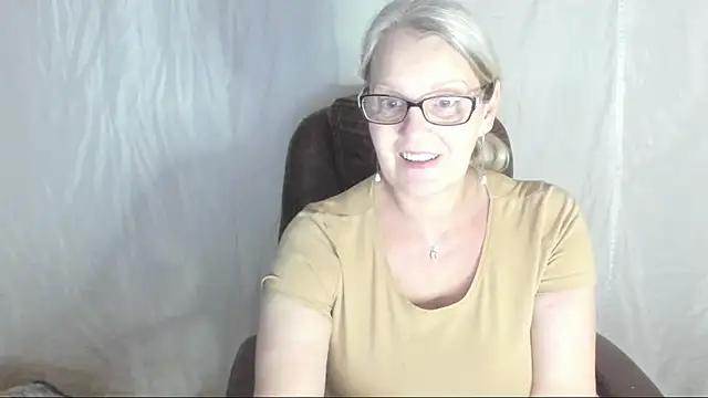 irinamaux on StripChat 