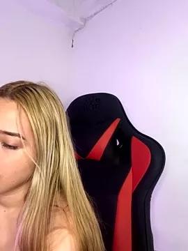 iris3019 on StripChat 
