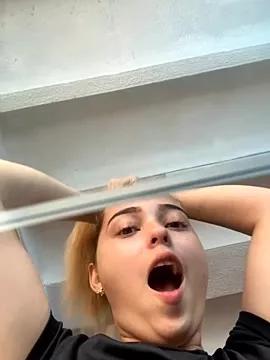 iris3019 on StripChat 