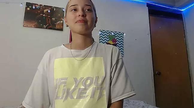 iris3019 on StripChat 