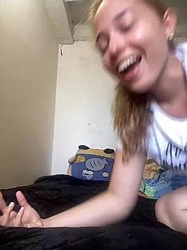 iris3019 on StripChat 