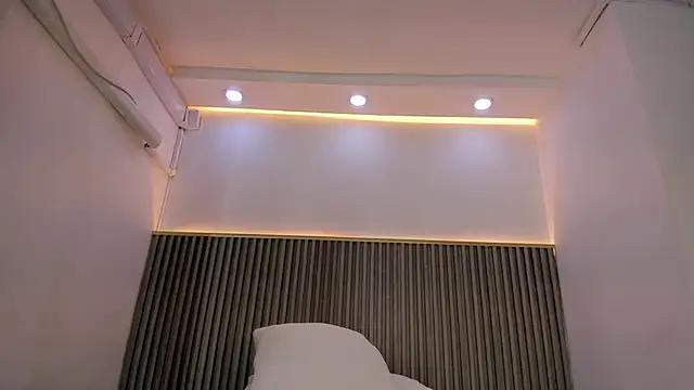 Iris_Sunshine_ from StripChat