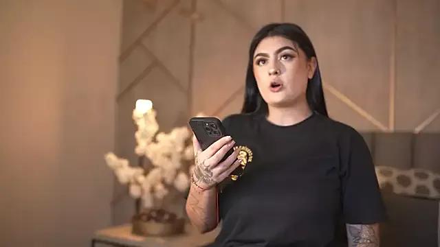 IrisBaker from StripChat