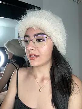IrisBrowm from StripChat
