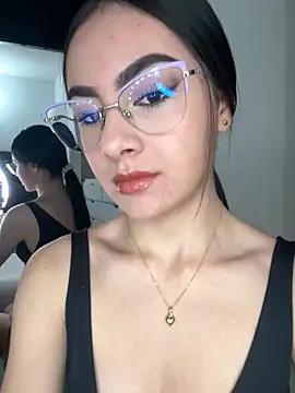 IrisBrowm from StripChat