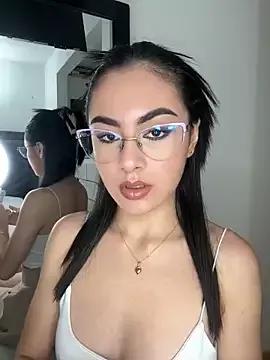 IrisBrowm from StripChat