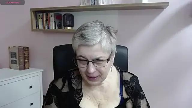 IrisDream from StripChat