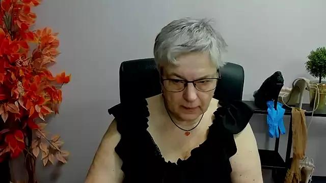 IrisDream from StripChat
