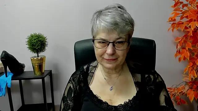 IrisDream from StripChat