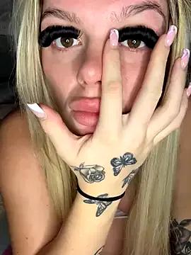 Irish_BarbieMilfx from StripChat