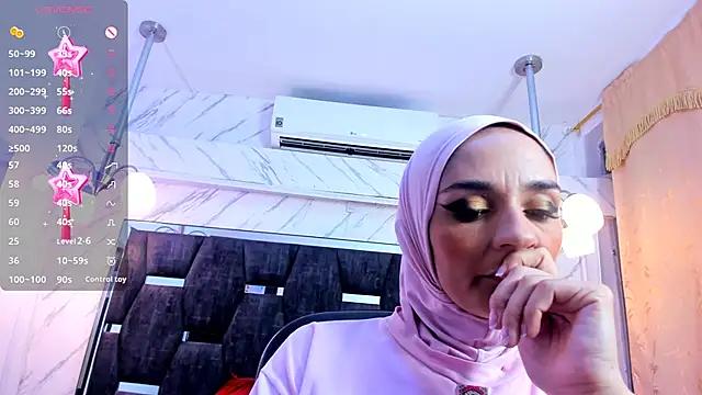IrisKarim_ from StripChat