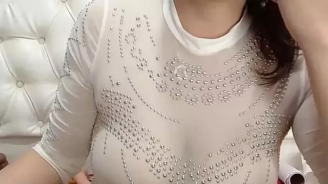 isabelajonesgl from StripChat is Freechat