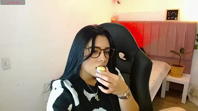 IsabelleColette from StripChat is Freechat