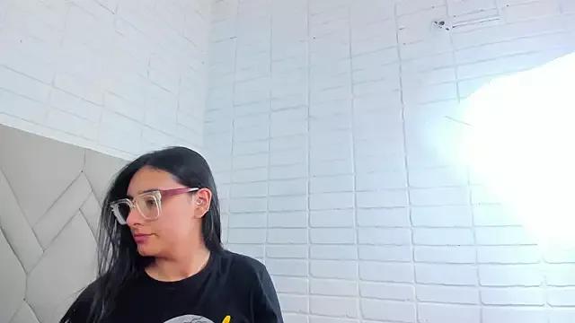 Isis_Osman from StripChat