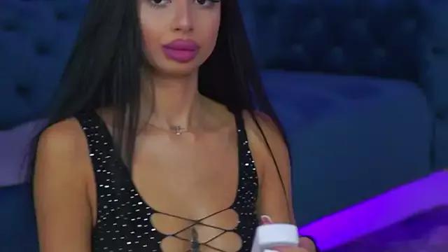 IsoldeVyx from StripChat is Freechat