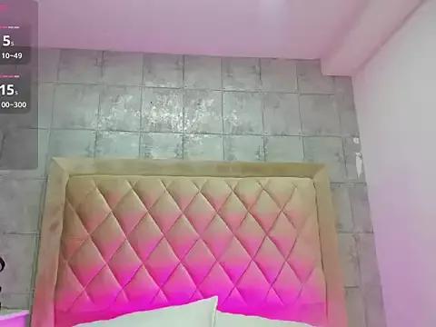 IzzyHilton_ from StripChat is Freechat