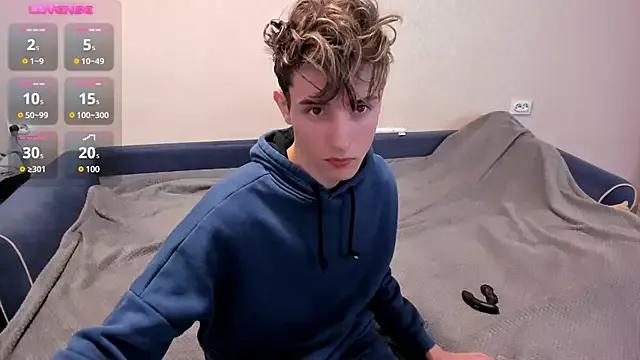 James_Mills from StripChat is Freechat