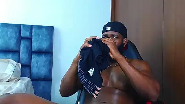 james_musclebbc from StripChat is Freechat