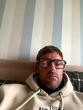 Jamesdeanmcqueen from StripChat is Freechat