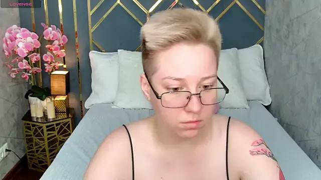JaneBellamy from StripChat is Freechat