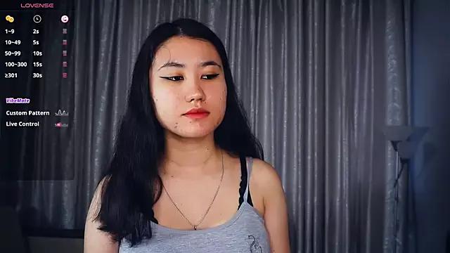 JeanePrus from StripChat is Freechat