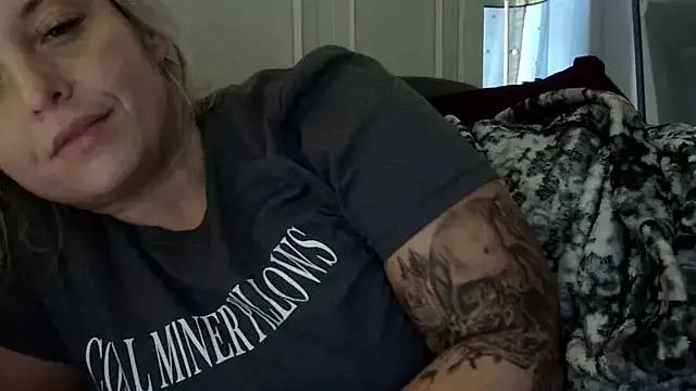 JennaLynn785 from StripChat