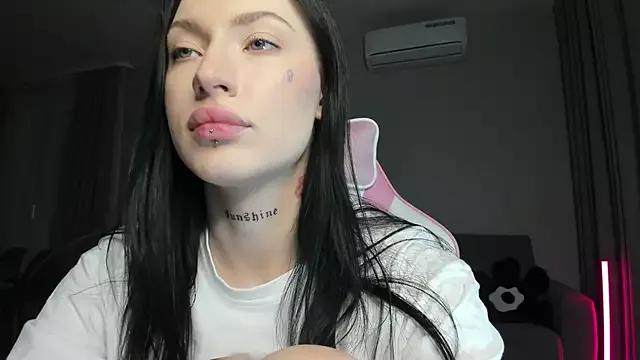 JenniferQueen11 from StripChat