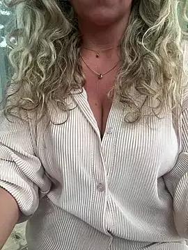 JenniLowen from StripChat