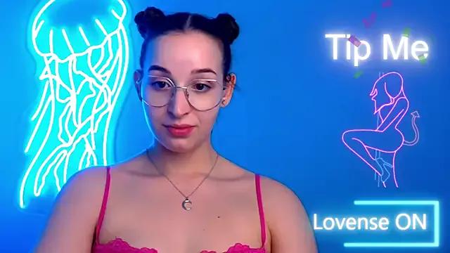 Jessie_Kisss from StripChat