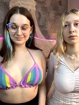 Energize your kinks: Get freaky and entertain these cute young broadcasters, who will reward you with silly attire and sex toy vibrators.