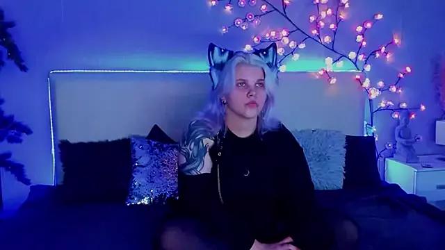 JoannLowe from StripChat is Freechat