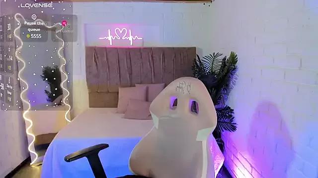 Girls: try live performances with matured performers, from dancing to quirks, in a variety of beautiful sex cams.