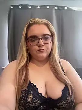 juiceyjess from StripChat is Freechat