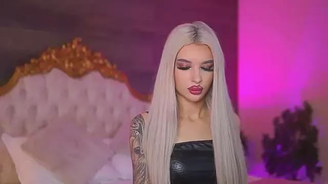 Juicy_Jessye from StripChat is Freechat
