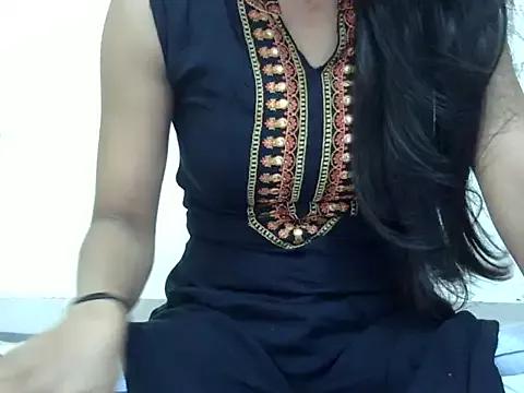 JuicyJaanu from StripChat is Freechat