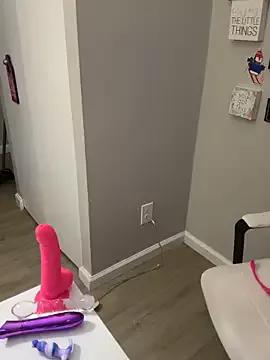 Juicystorm from StripChat is Freechat