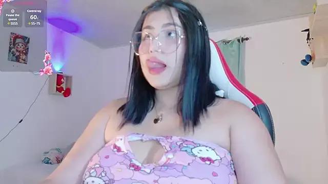 juli_juliana from StripChat is Freechat
