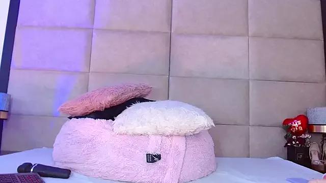 Girls: try live performances with matured performers, from dancing to quirks, in a variety of beautiful sex cams.